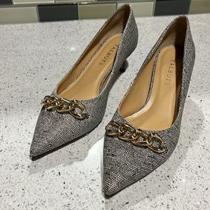 Talbots black and white point toe heel